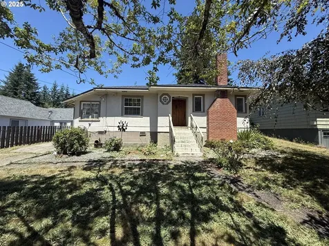 698 S 1st Avenue Coquille OR 97423