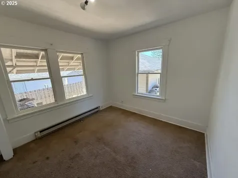 698 S 1st Avenue Coquille OR 97423