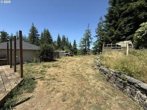698 S 1st Avenue Coquille OR 97423