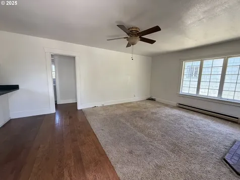 698 S 1st Avenue Coquille OR 97423