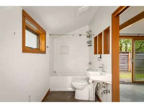 626 SE 42nd Avenue Portland OR 97215