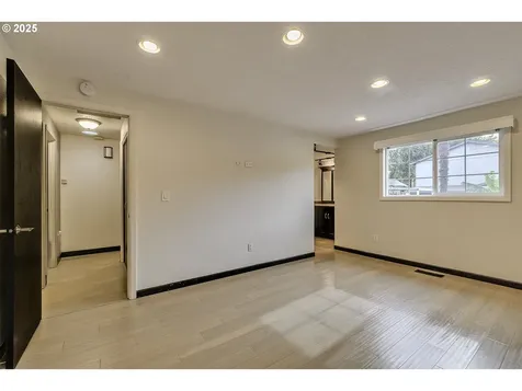 21680 SW Creek Court Tualatin OR 97062