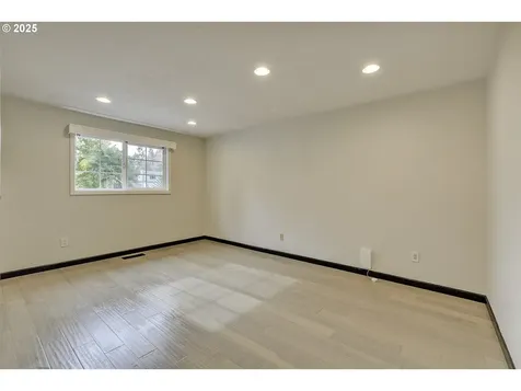 21680 SW Creek Court Tualatin OR 97062