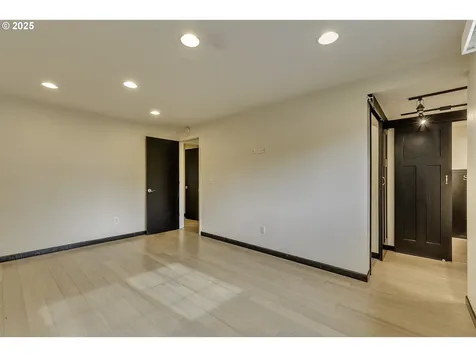21680 SW Creek Court Tualatin OR 97062