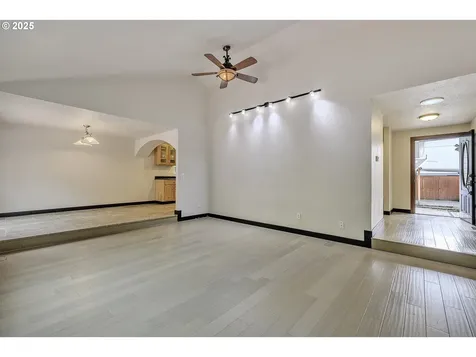 21680 SW Creek Court Tualatin OR 97062
