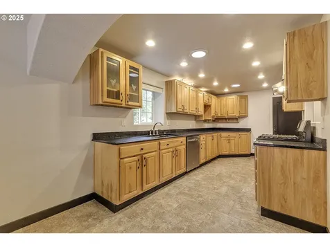 21680 SW Creek Court Tualatin OR 97062