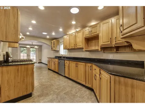 21680 SW Creek Court Tualatin OR 97062