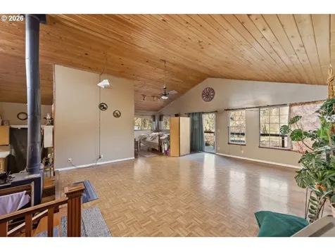 54124 Old Broadbent Road Myrtle Point OR 97458