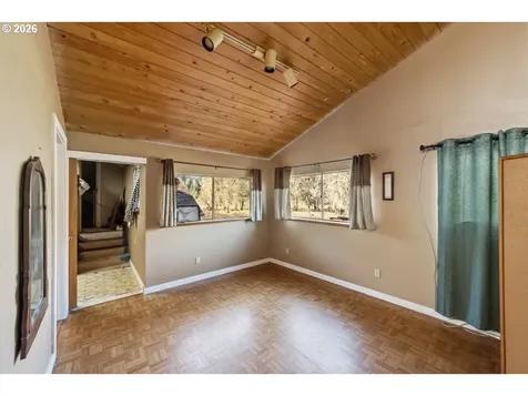 54124 Old Broadbent Road Myrtle Point OR 97458
