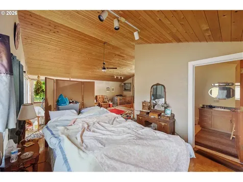 54124 Old Broadbent Road Myrtle Point OR 97458