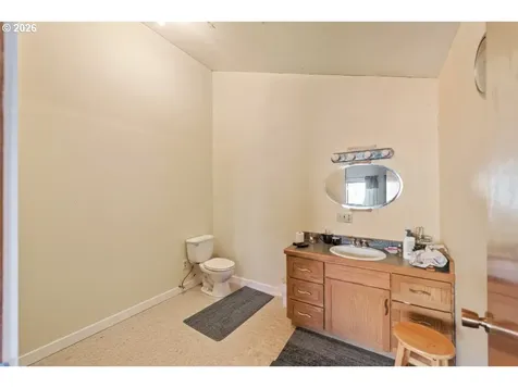 54124 Old Broadbent Road Myrtle Point OR 97458