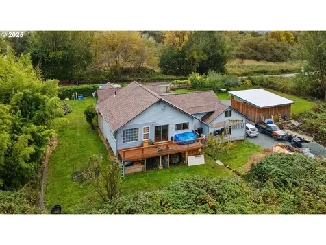 54124 Old Broadbent Road Myrtle Point OR 97458