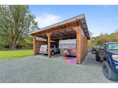 54124 Old Broadbent Road Myrtle Point OR 97458