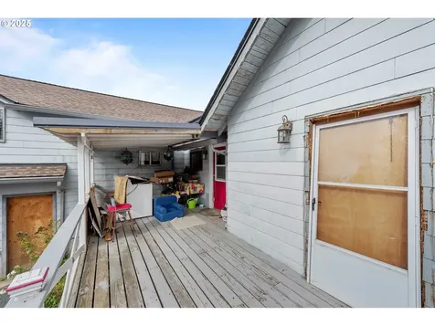 54124 Old Broadbent Road Myrtle Point OR 97458