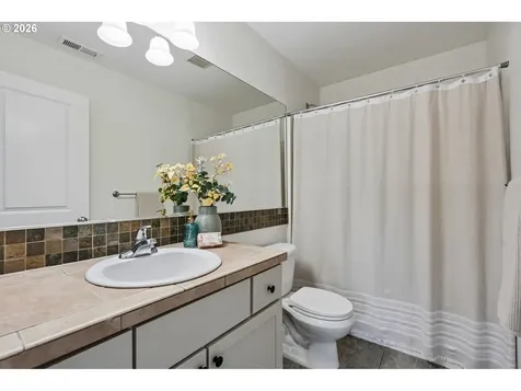 1020 NW 1st Avenue Canby OR 97013
