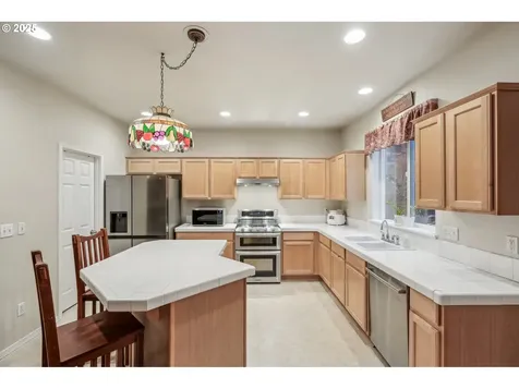 1963 SW Wright Place Troutdale OR 97060