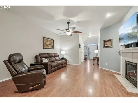 1963 SW Wright Place Troutdale OR 97060
