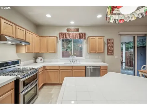 1963 SW Wright Place Troutdale OR 97060