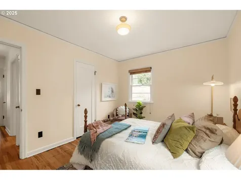 2303 SE Sherman Street Portland OR 97214