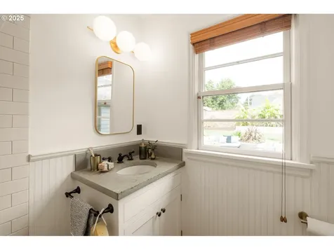 2303 SE Sherman Street Portland OR 97214