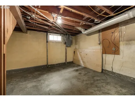2303 SE Sherman Street Portland OR 97214