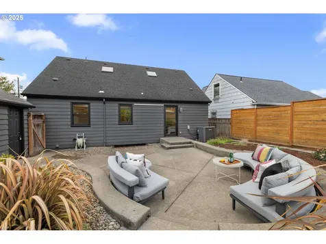 2303 SE Sherman Street Portland OR 97214
