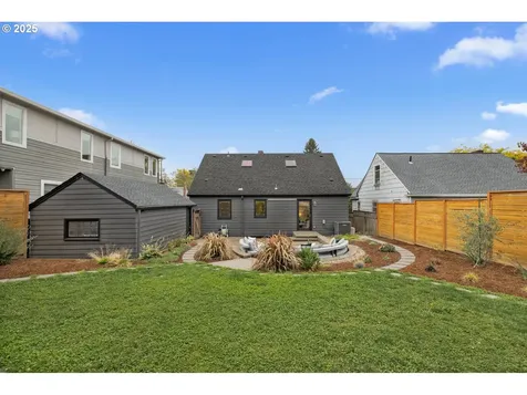 2303 SE Sherman Street Portland OR 97214