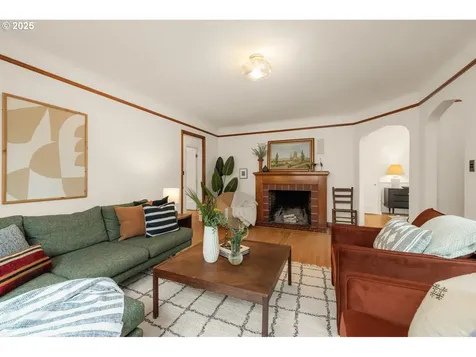 2303 SE Sherman Street Portland OR 97214