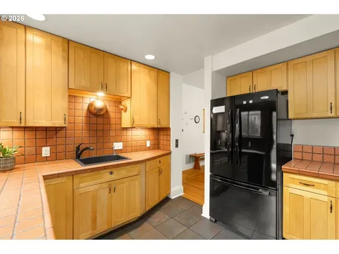 2220 NE Clackamas Street Portland OR 97232