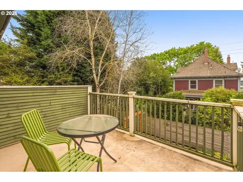 2220 NE Clackamas Street Portland OR 97232
