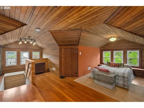 2220 NE Clackamas Street Portland OR 97232