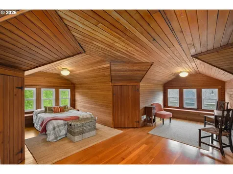 2220 NE Clackamas Street Portland OR 97232