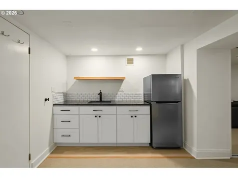 2220 NE Clackamas Street Portland OR 97232