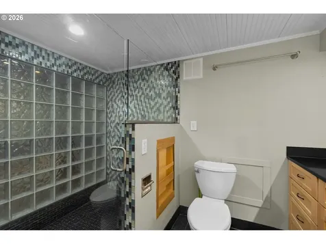 2220 NE Clackamas Street Portland OR 97232