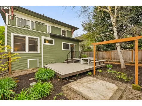 2220 NE Clackamas Street Portland OR 97232