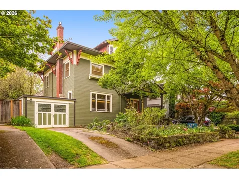 2220 NE Clackamas Street Portland OR 97232