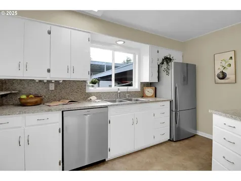 1240 Golden Avenue Eugene OR 97404