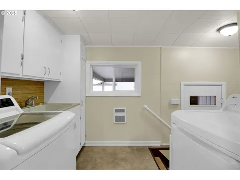 1240 Golden Avenue Eugene OR 97404