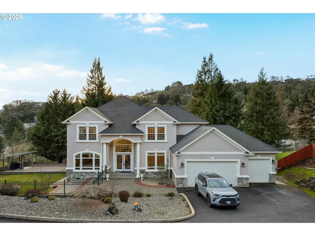 2744 NW Daysha Drive Roseburg OR 97471