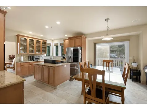 2744 NW Daysha Drive Roseburg OR 97471
