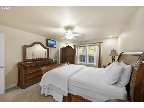 2744 NW Daysha Drive Roseburg OR 97471