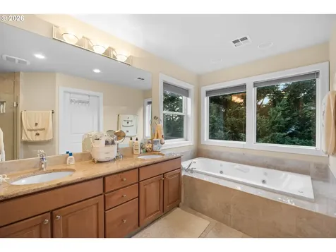 2744 NW Daysha Drive Roseburg OR 97471