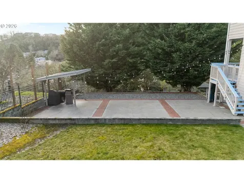 2744 NW Daysha Drive Roseburg OR 97471