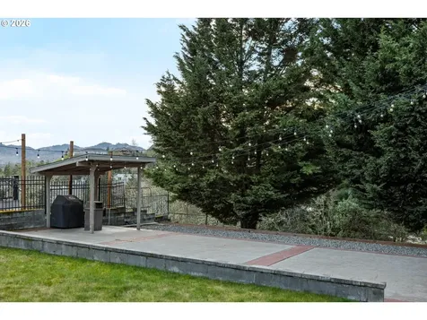 2744 NW Daysha Drive Roseburg OR 97471