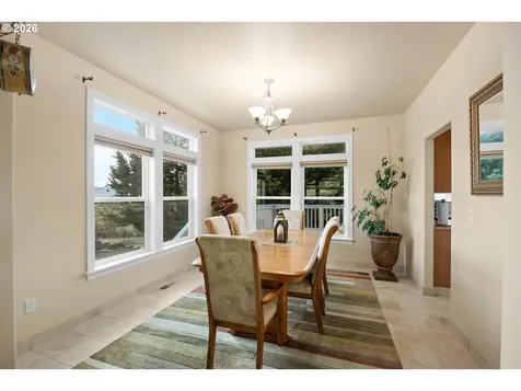 2744 NW Daysha Drive Roseburg OR 97471