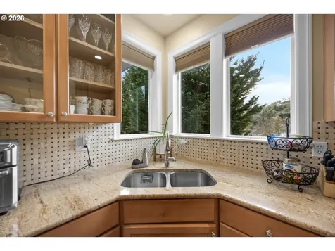 2744 NW Daysha Drive Roseburg OR 97471