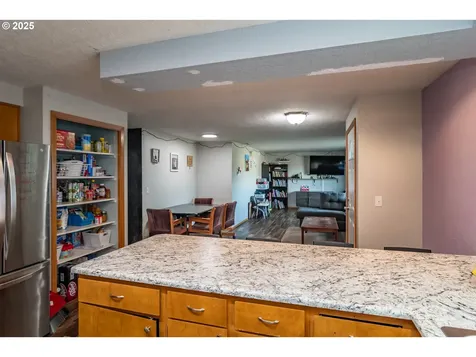 1785 NW Grove Street Roseburg OR 97471