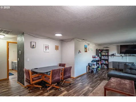1785 NW Grove Street Roseburg OR 97471