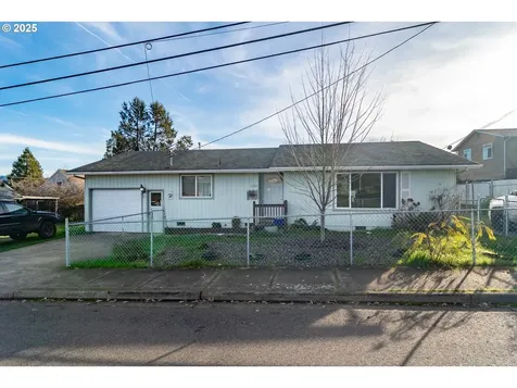 1785 NW Grove Street Roseburg OR 97471