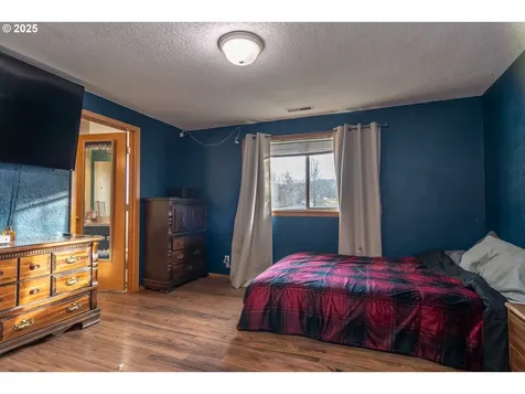 1785 NW Grove Street Roseburg OR 97471
